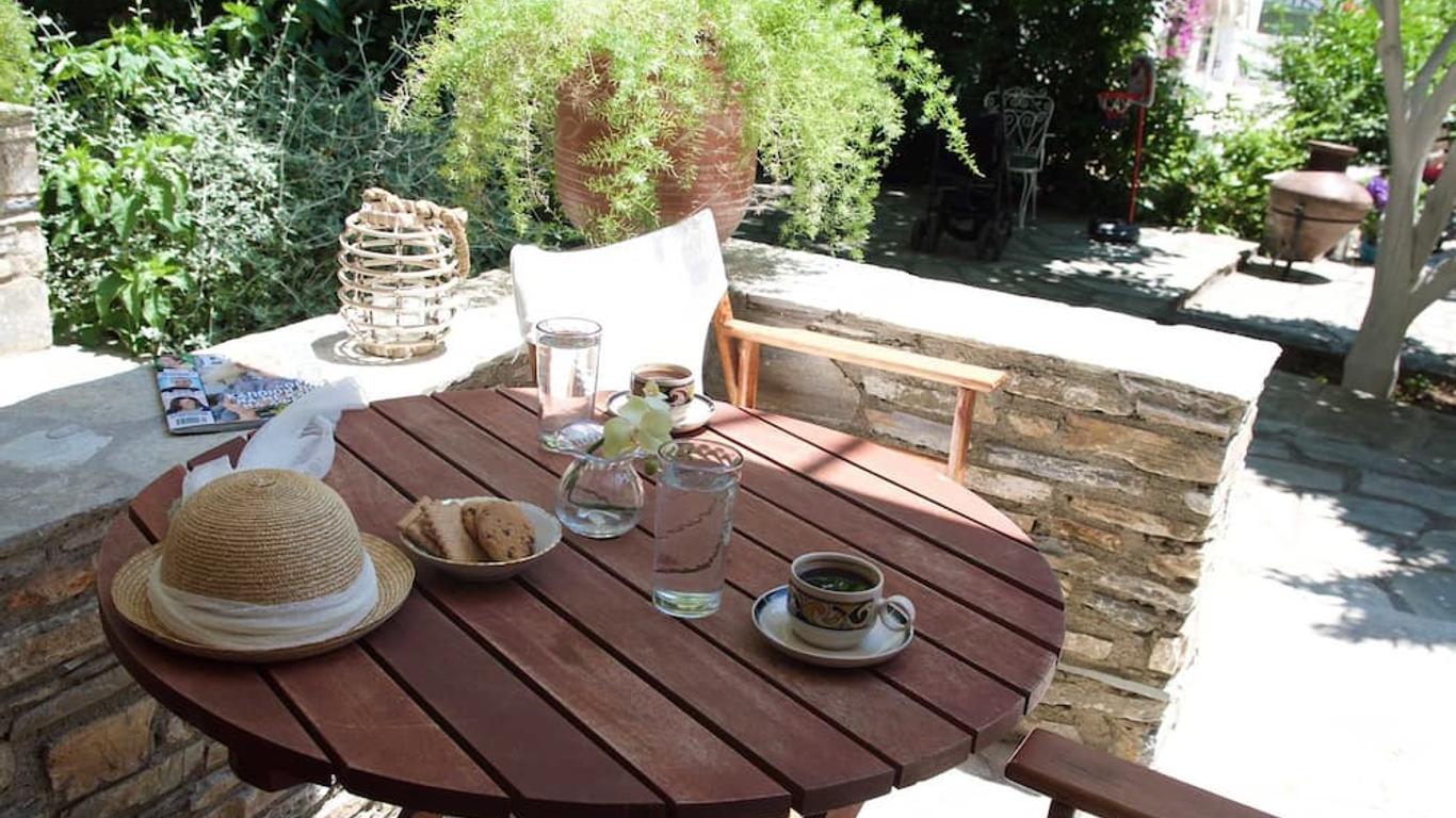 Mirto Apartments