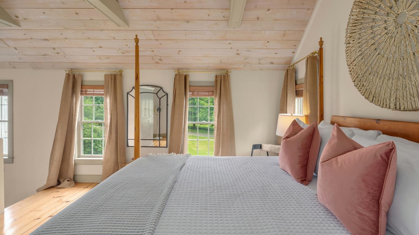 Inn at Silver Maple Farm
