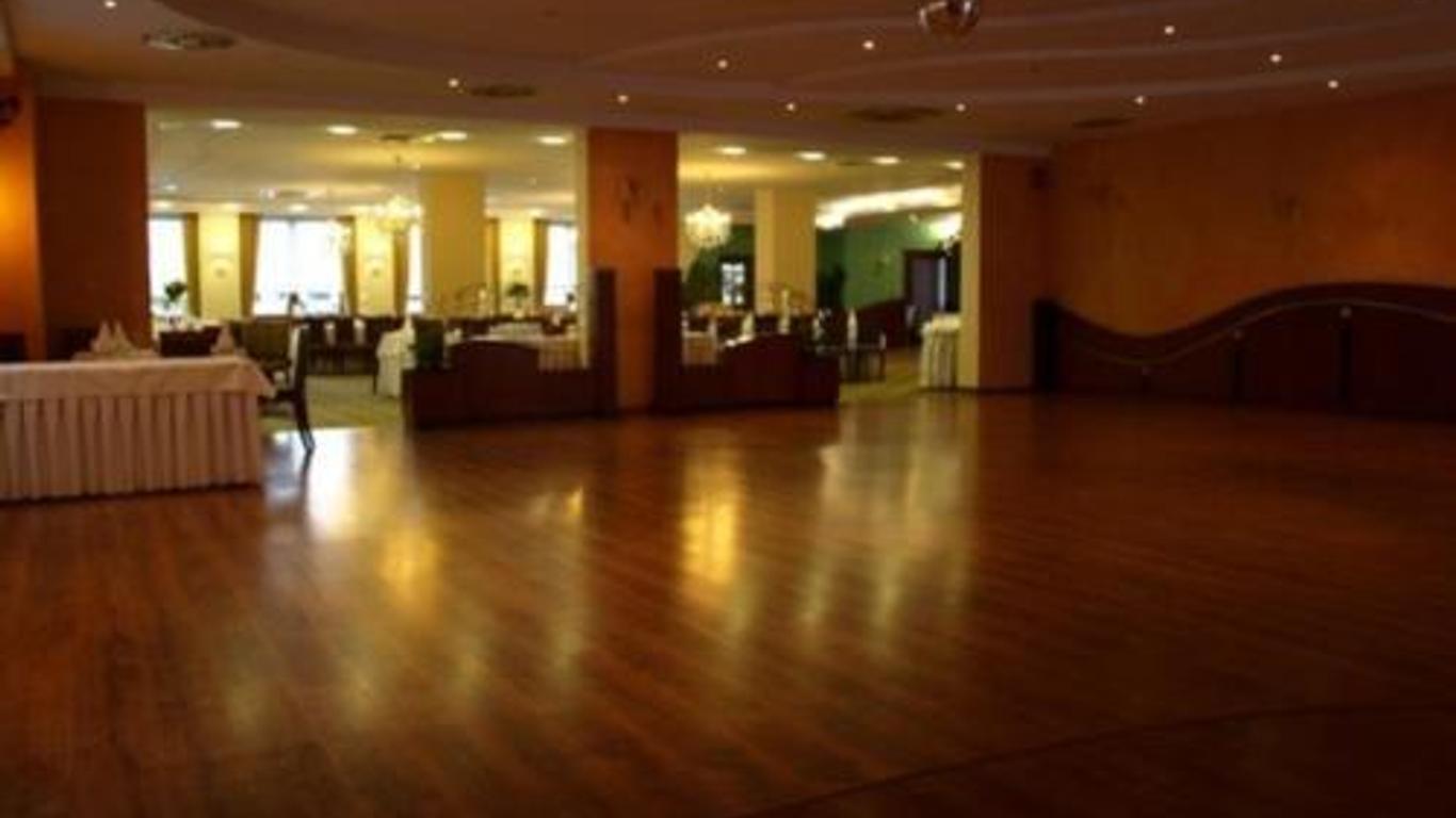 Maxima Hotel