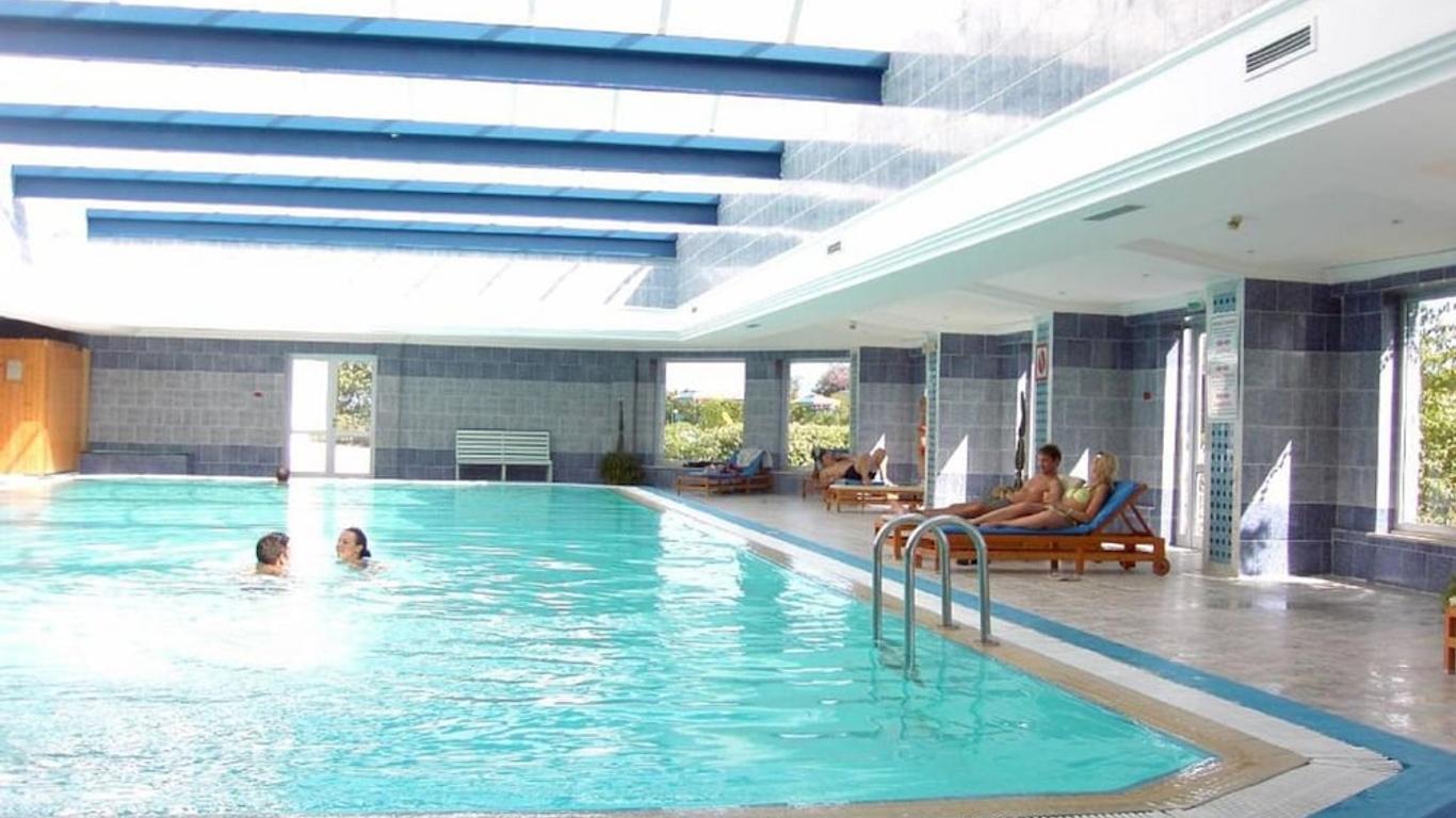 Palmyra Holiday Resort & Spa - Families Only