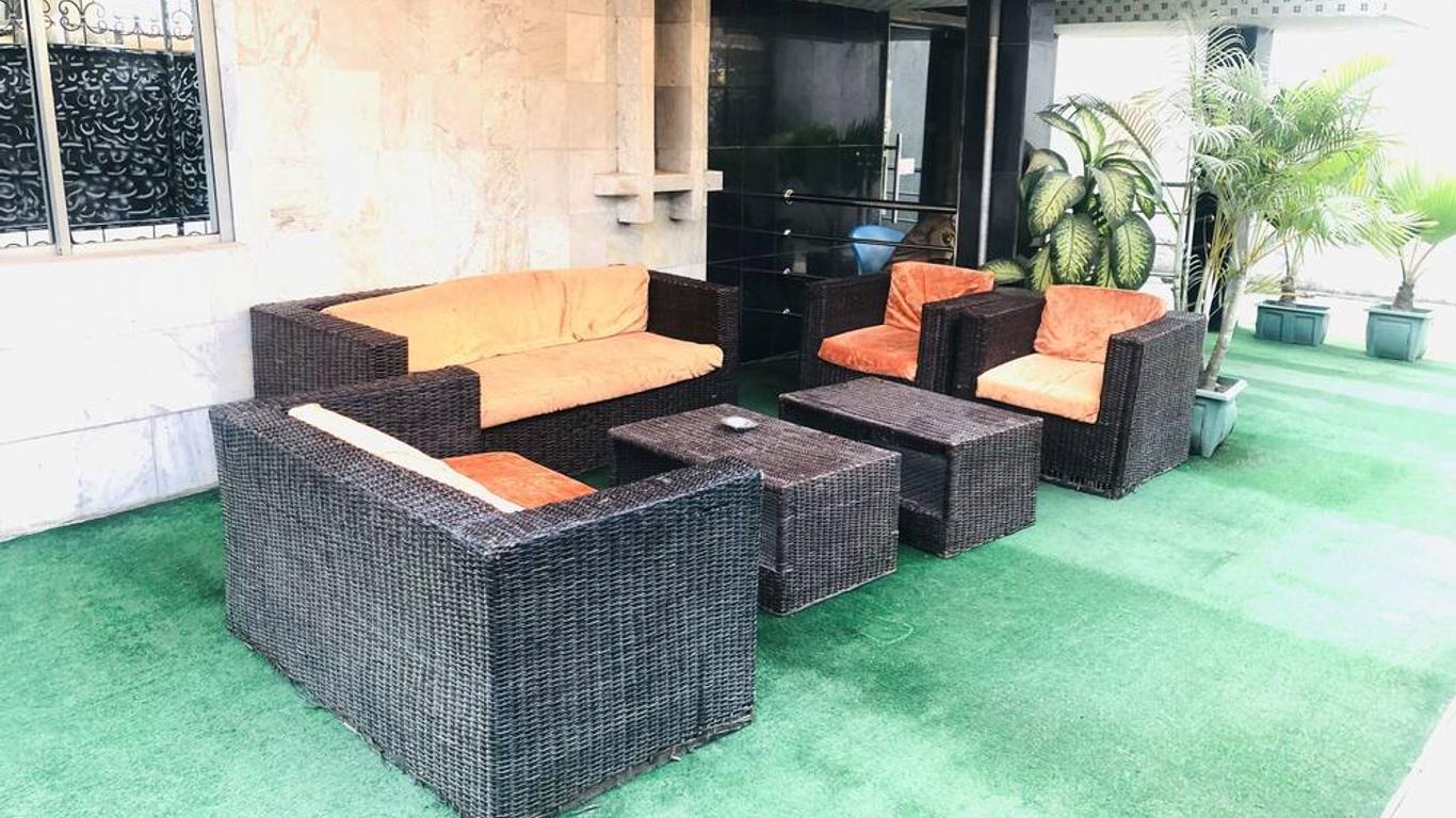 Downtown Royal Hotel (Awolowo)