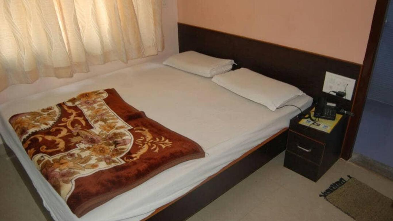 Hotel Gopi Kunj