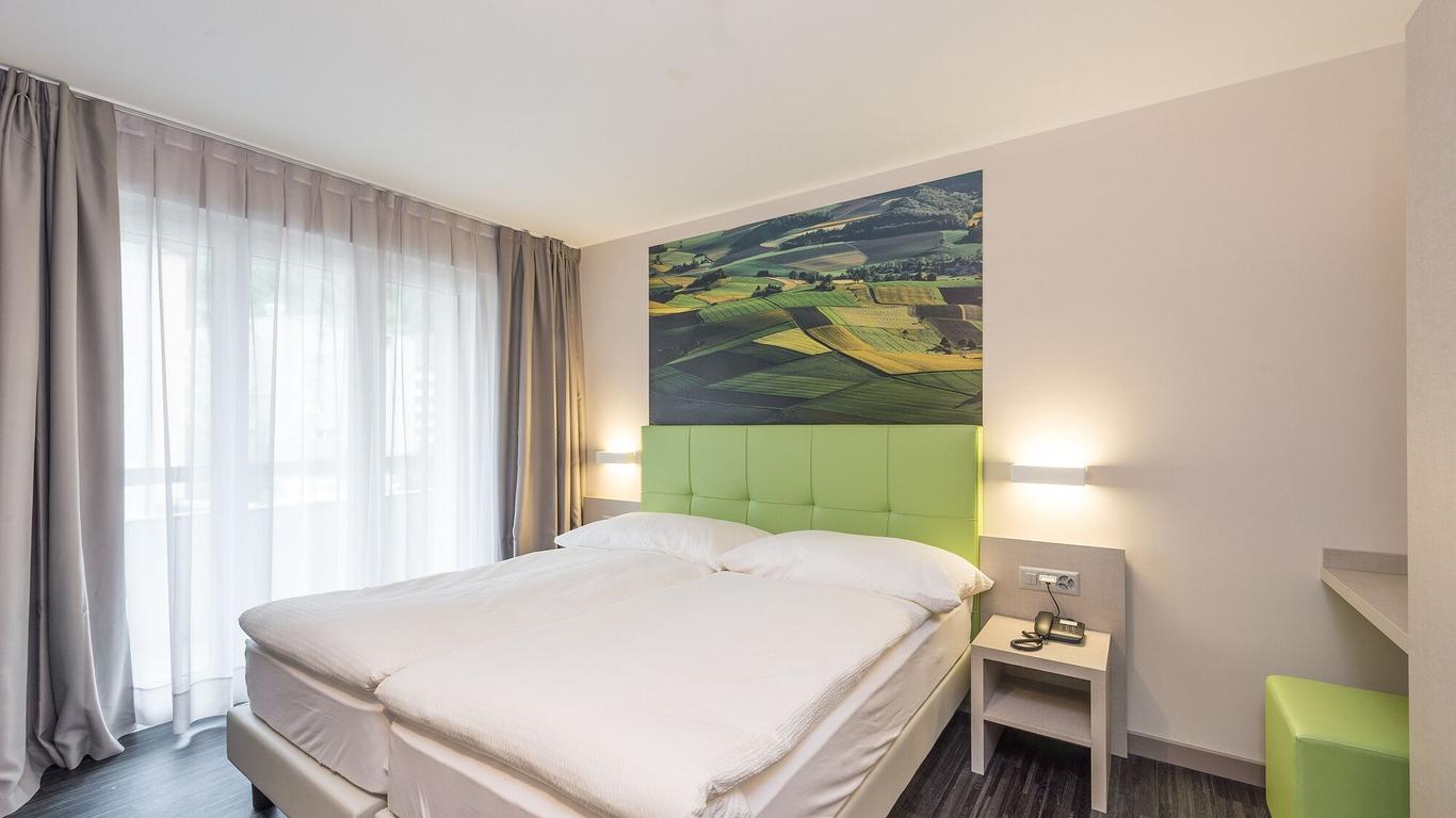 Adhhoc Hotel