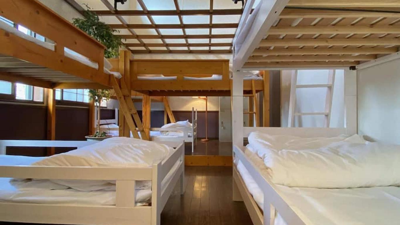 Guest House Nishiborakan - Hostel