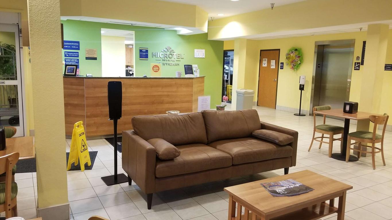 Microtel Inn & Suites by Wyndham Delphos