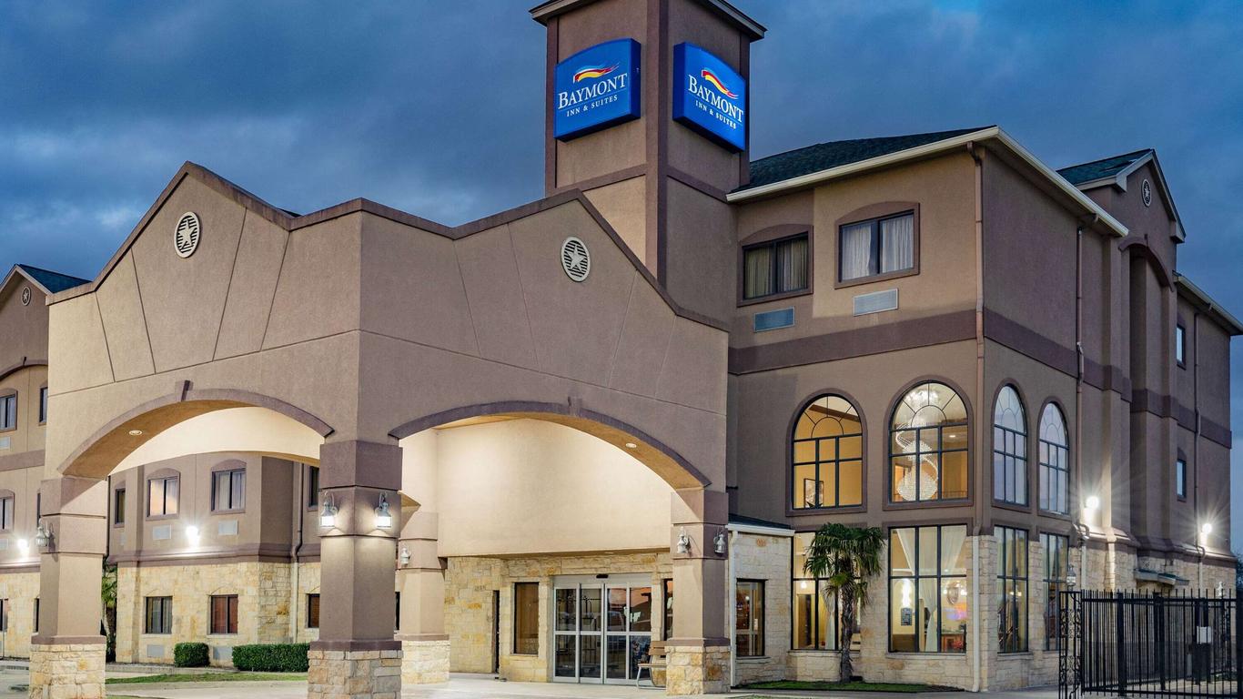 Baymont Inn & Suites Cuero