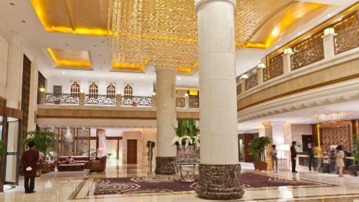 Xinyang East Earl Hotel