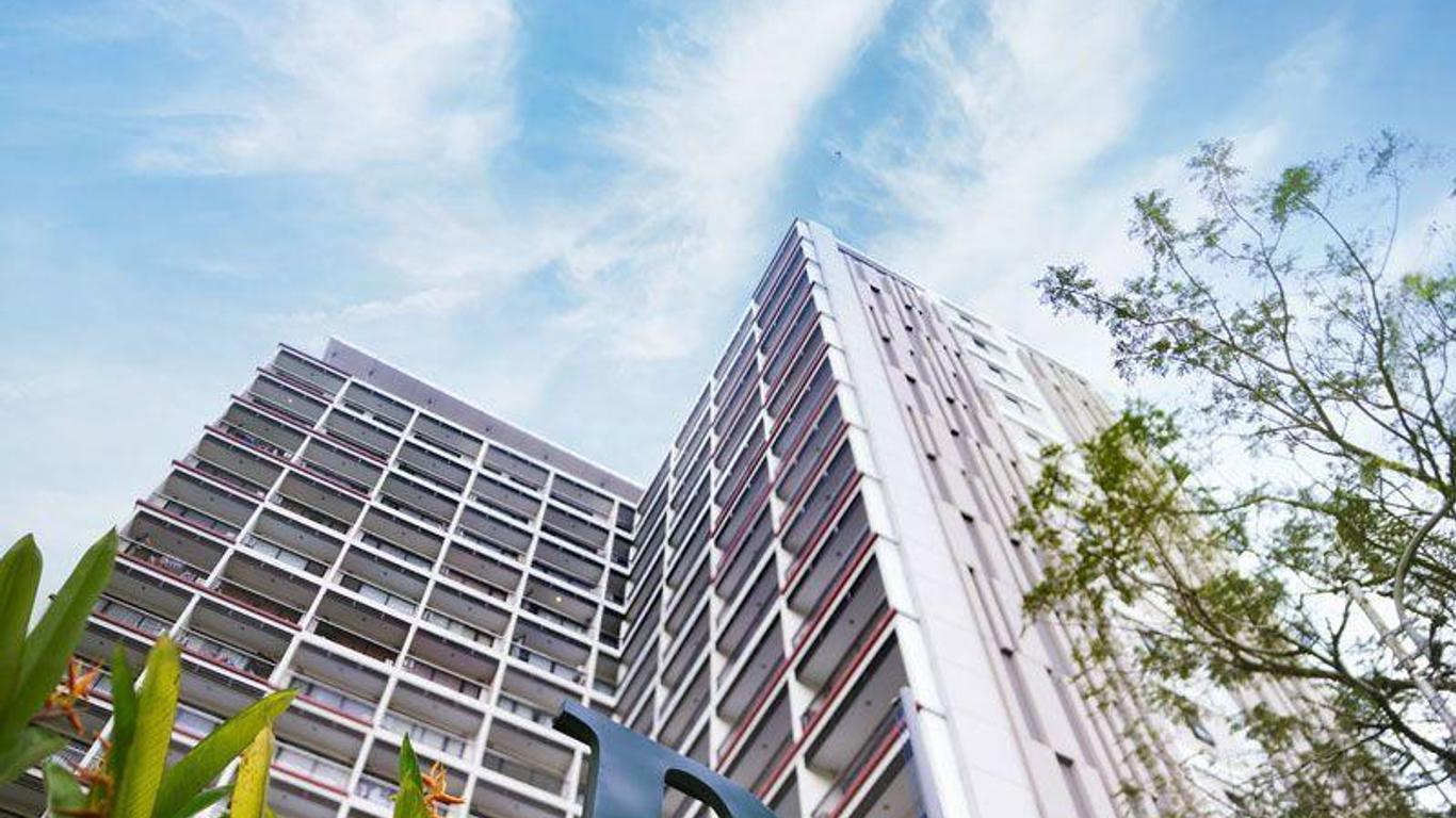 Beverly Dago Apartment