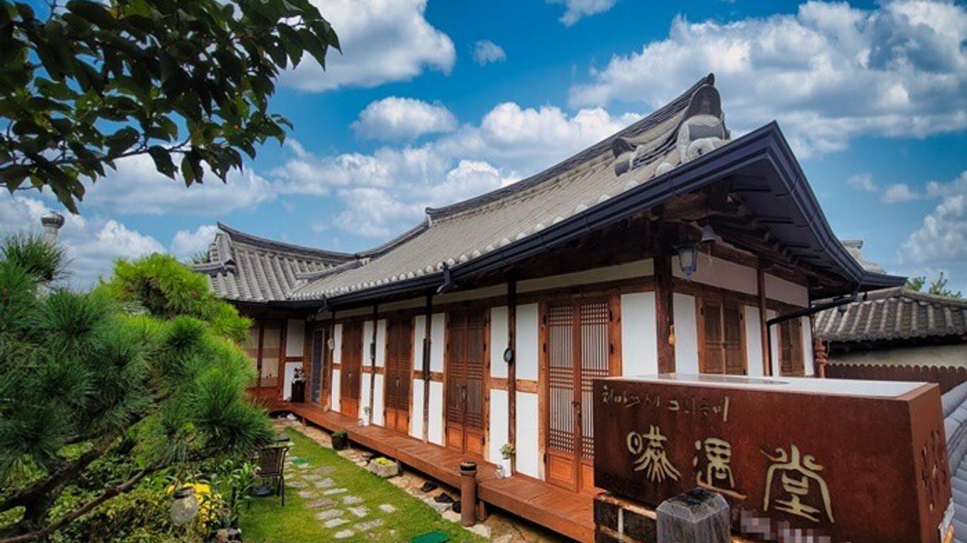 Jeonju Yeonwoodang Hanok Stay