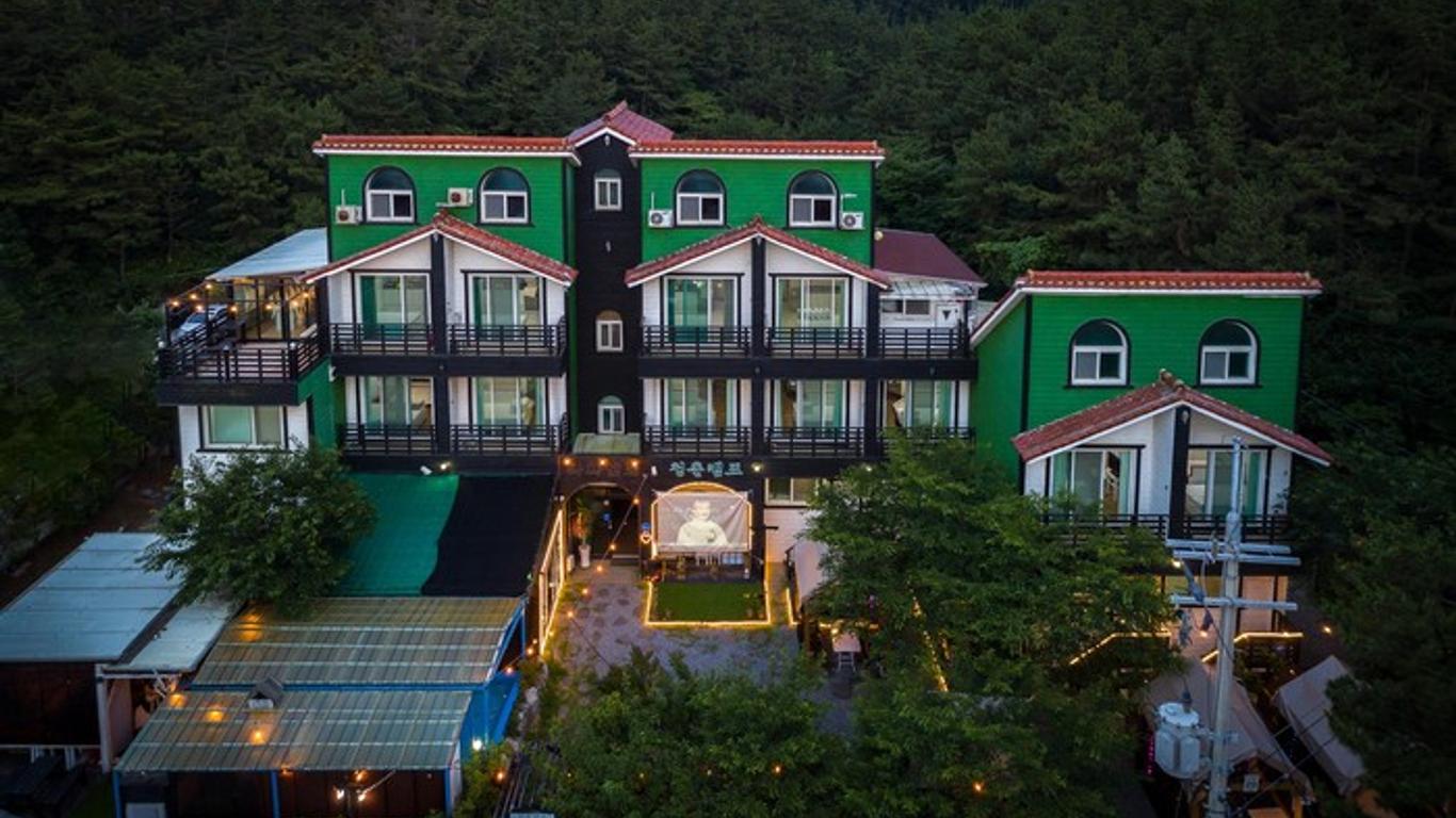 Taean (Anmyeondo) Youth Camp Pension