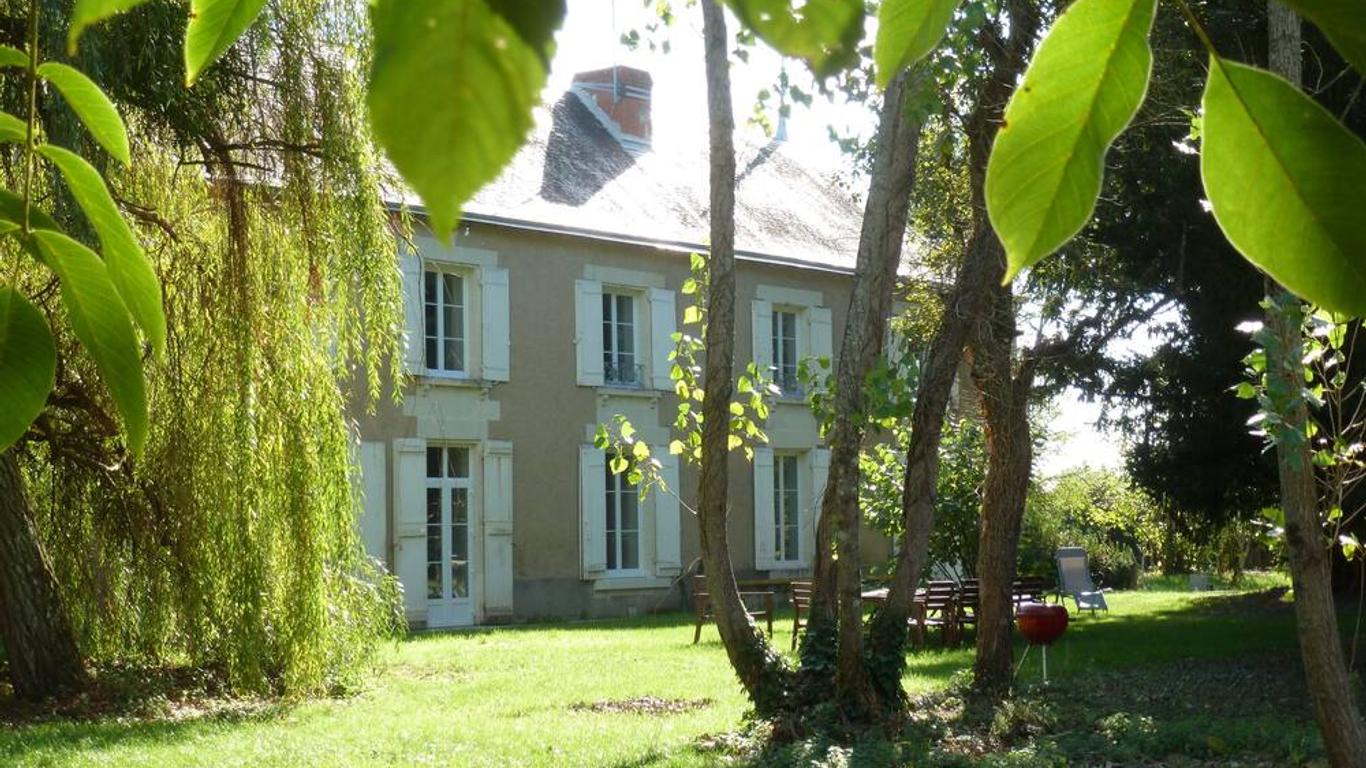 LePireau fr Gîtes Piscine chauffée