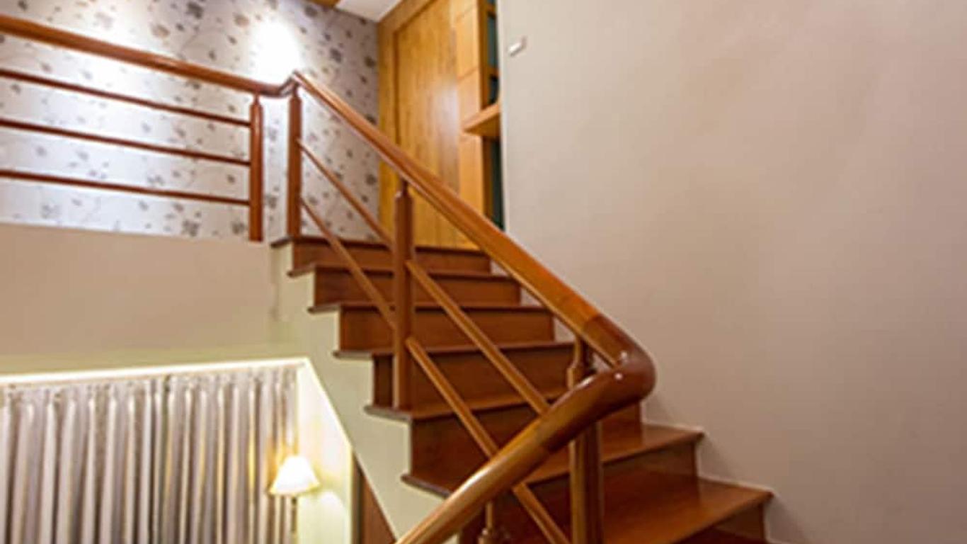 Beautiful Mansion B&B
