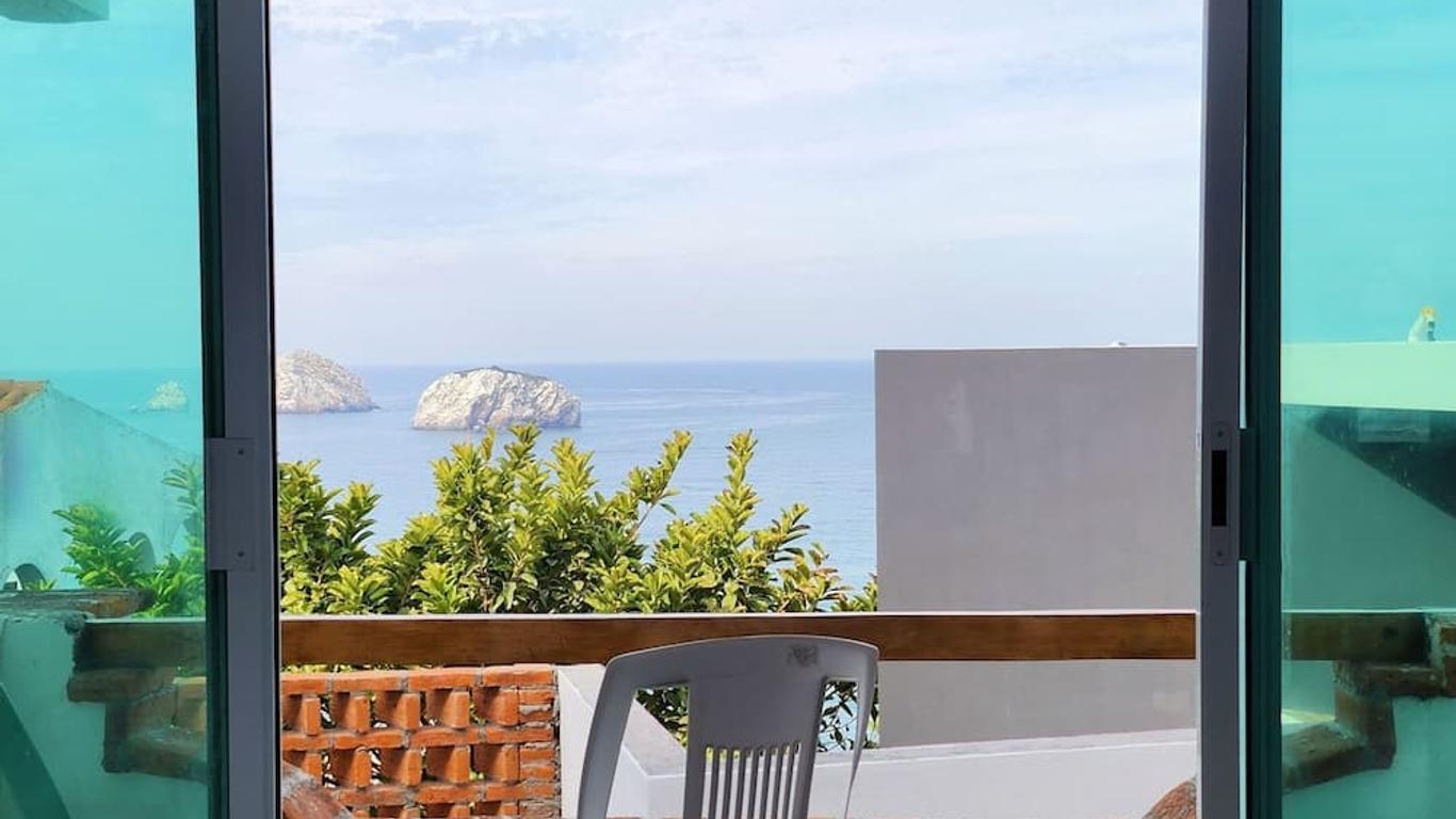 Hill House Mazatlan - Bed & Breakfast