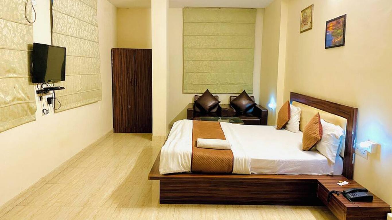 OYO 10317 Hotel Mock Orange