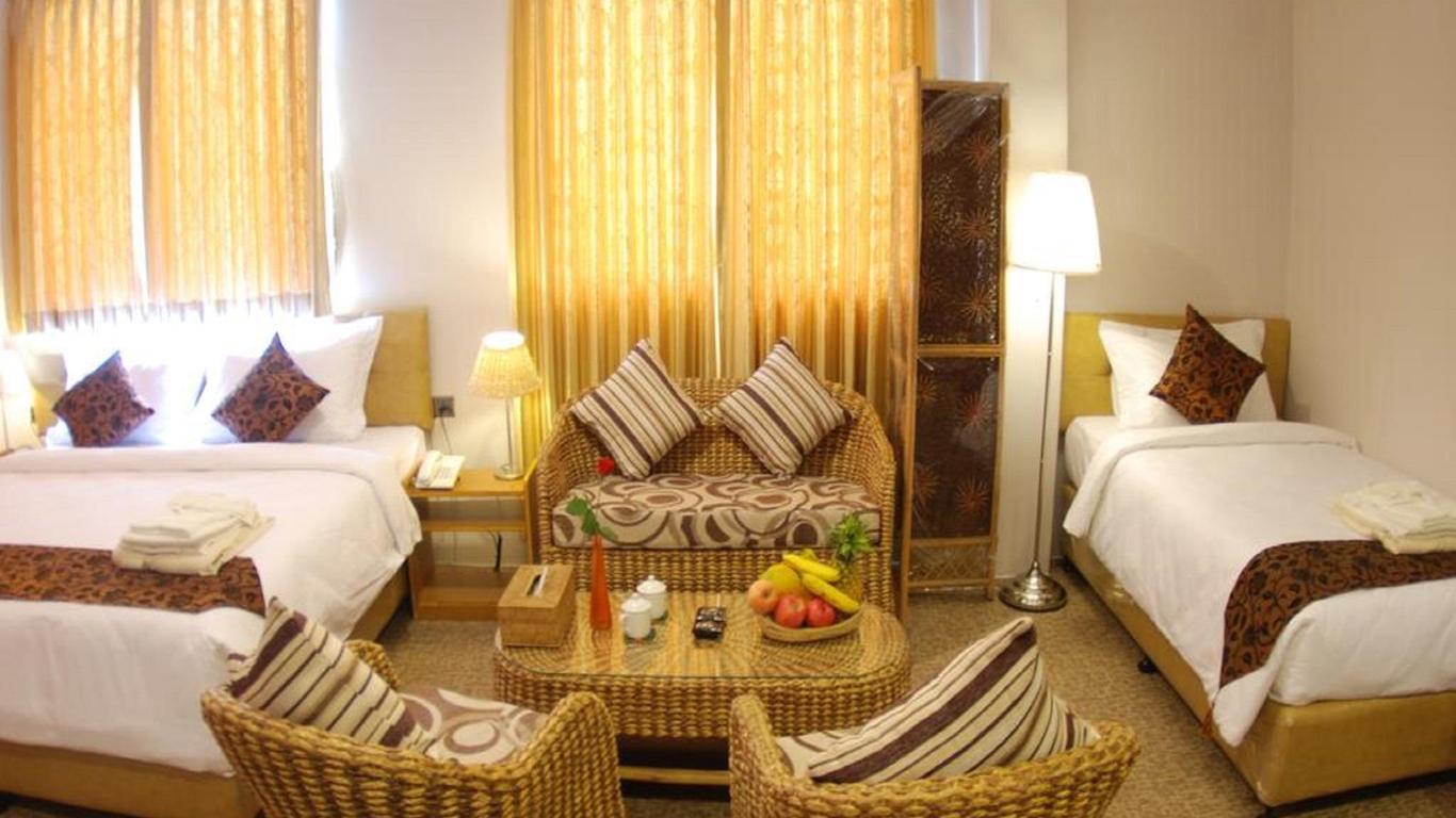 Holiday Hotel