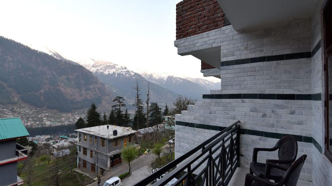 OYO 12735 The Manali Lodge