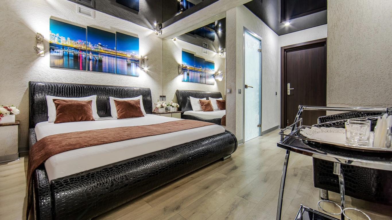 Alex Hotel on Bogatyrsky