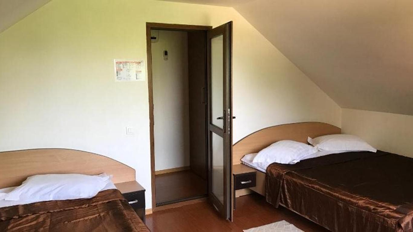 Hotel Lacul Racilor