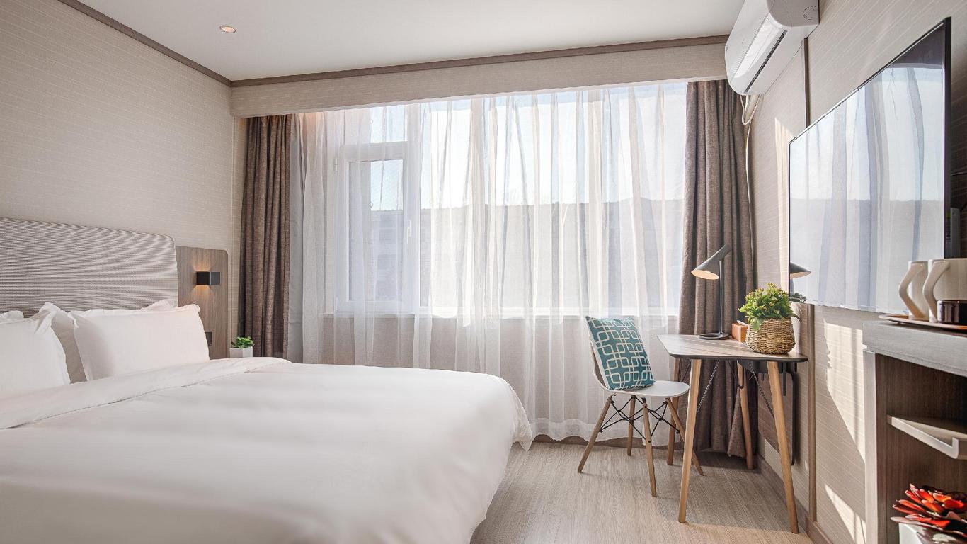 Hanting Express Zhaoyuan Wenquan Road Jincheng Square