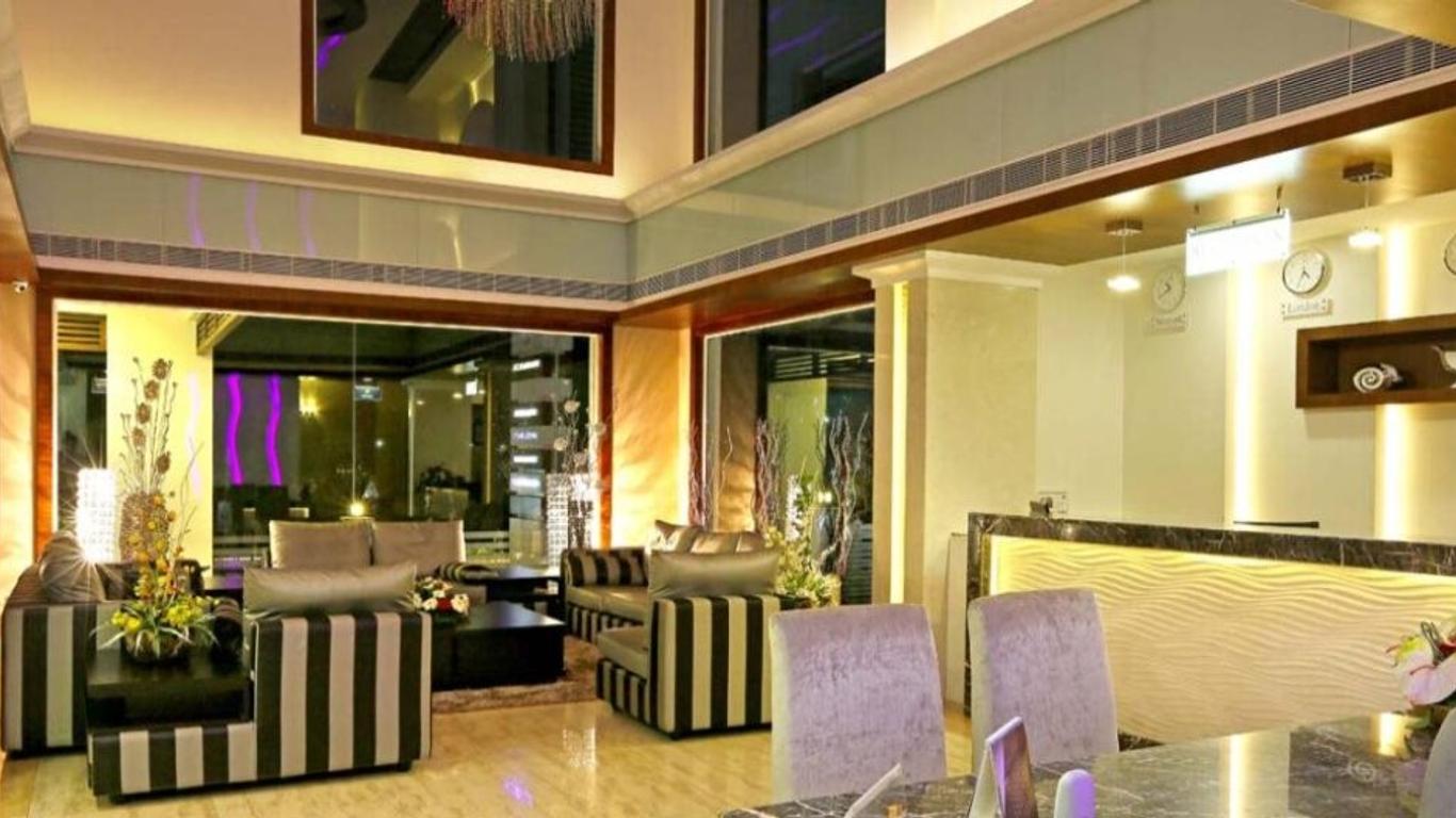 Hotel Moonlit Regency