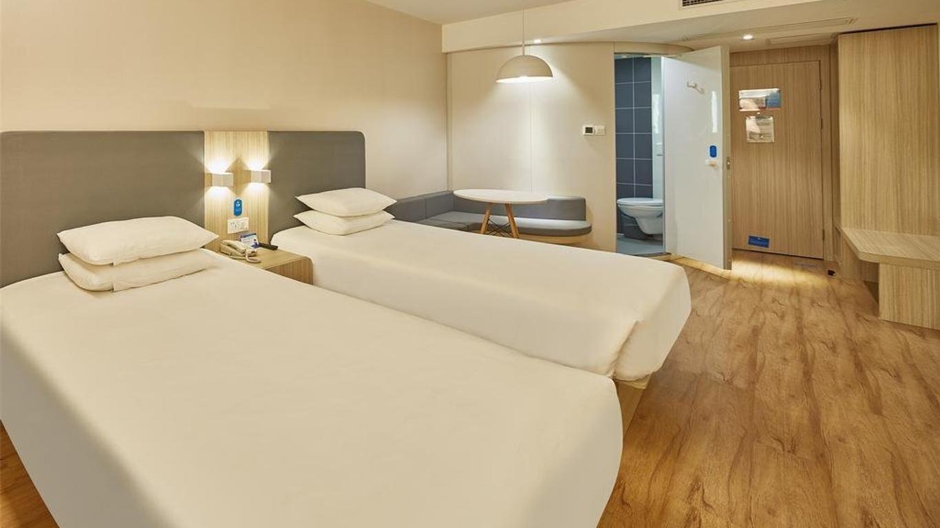 Hanting Hotel Nanjing Gulou Square
