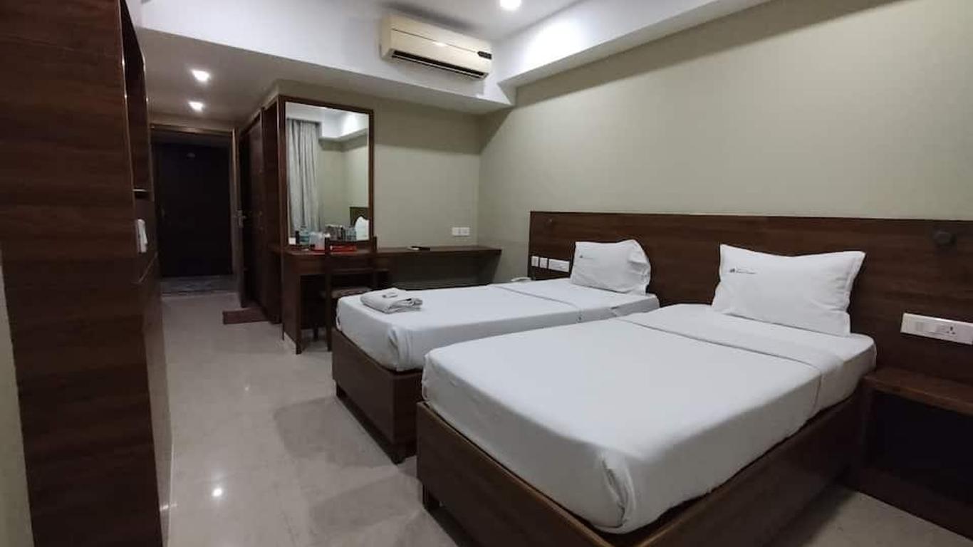 Hotel Mareena Regency