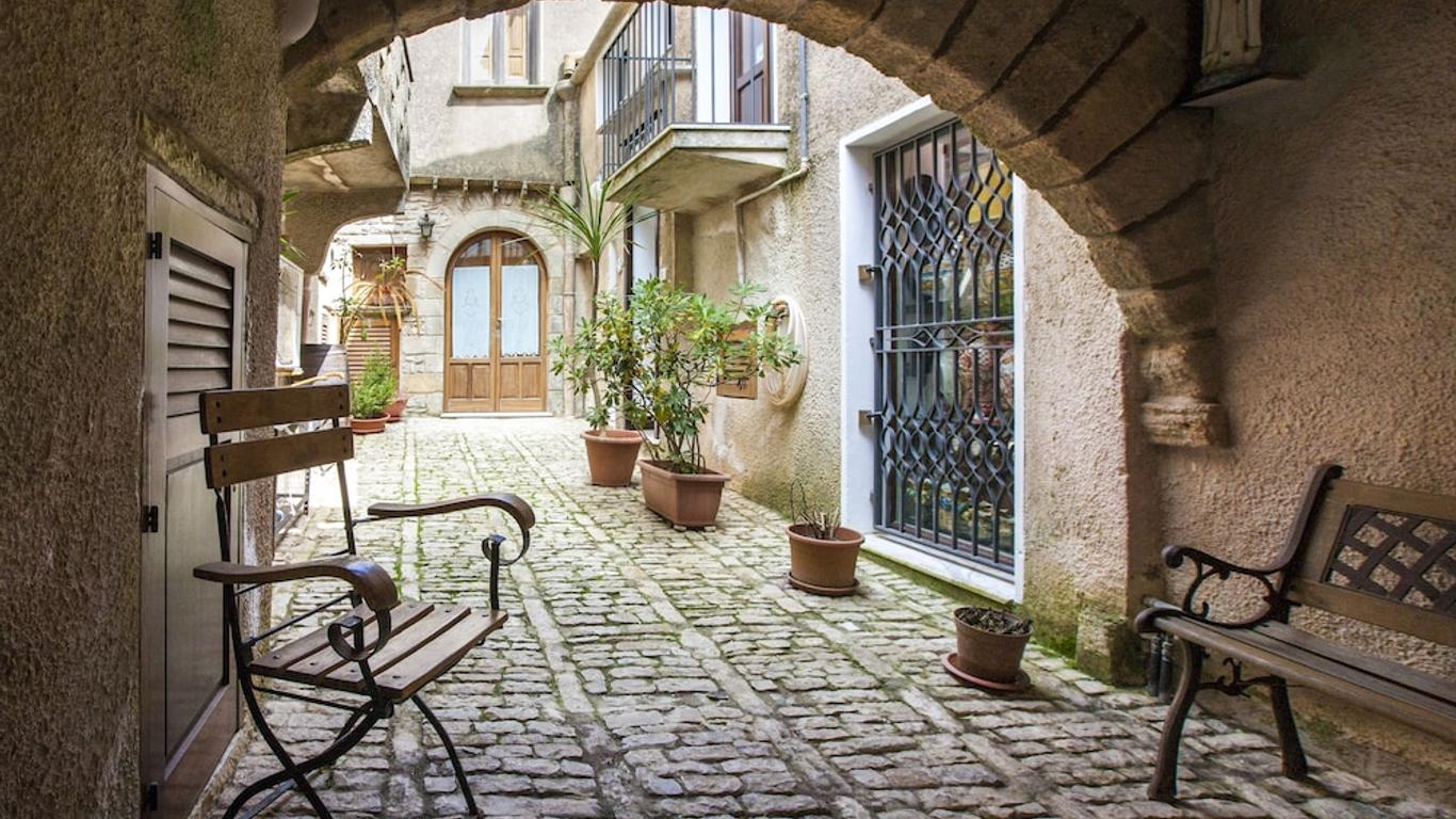 Antico Borgo