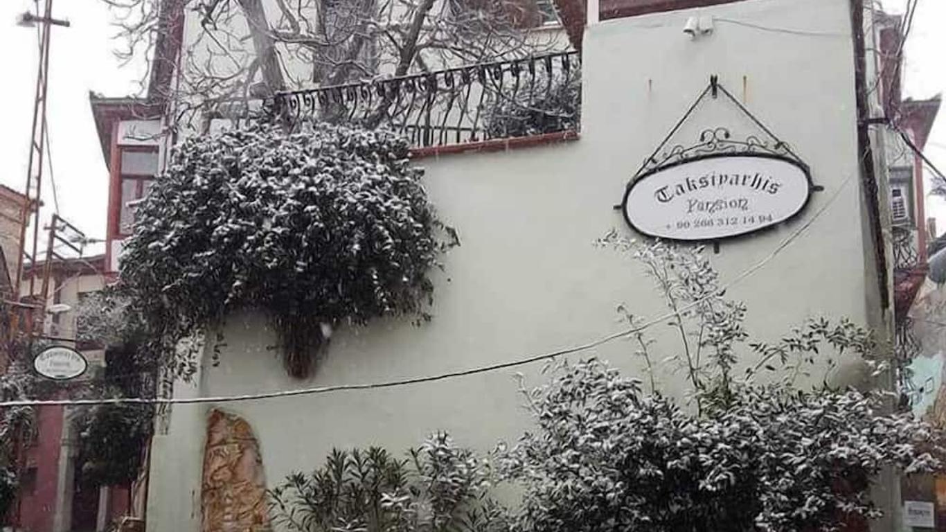 Taksiyarhis Pension