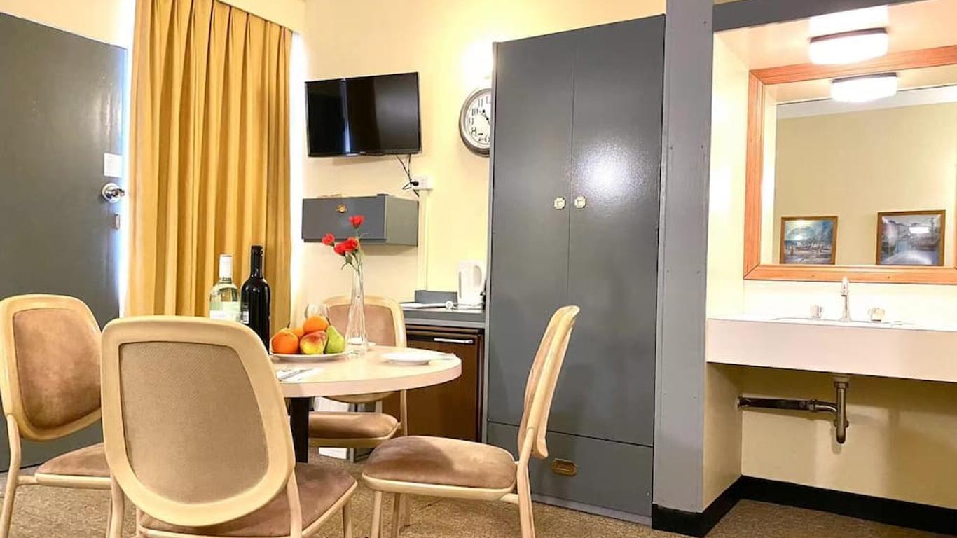 Gateway Motor Inn