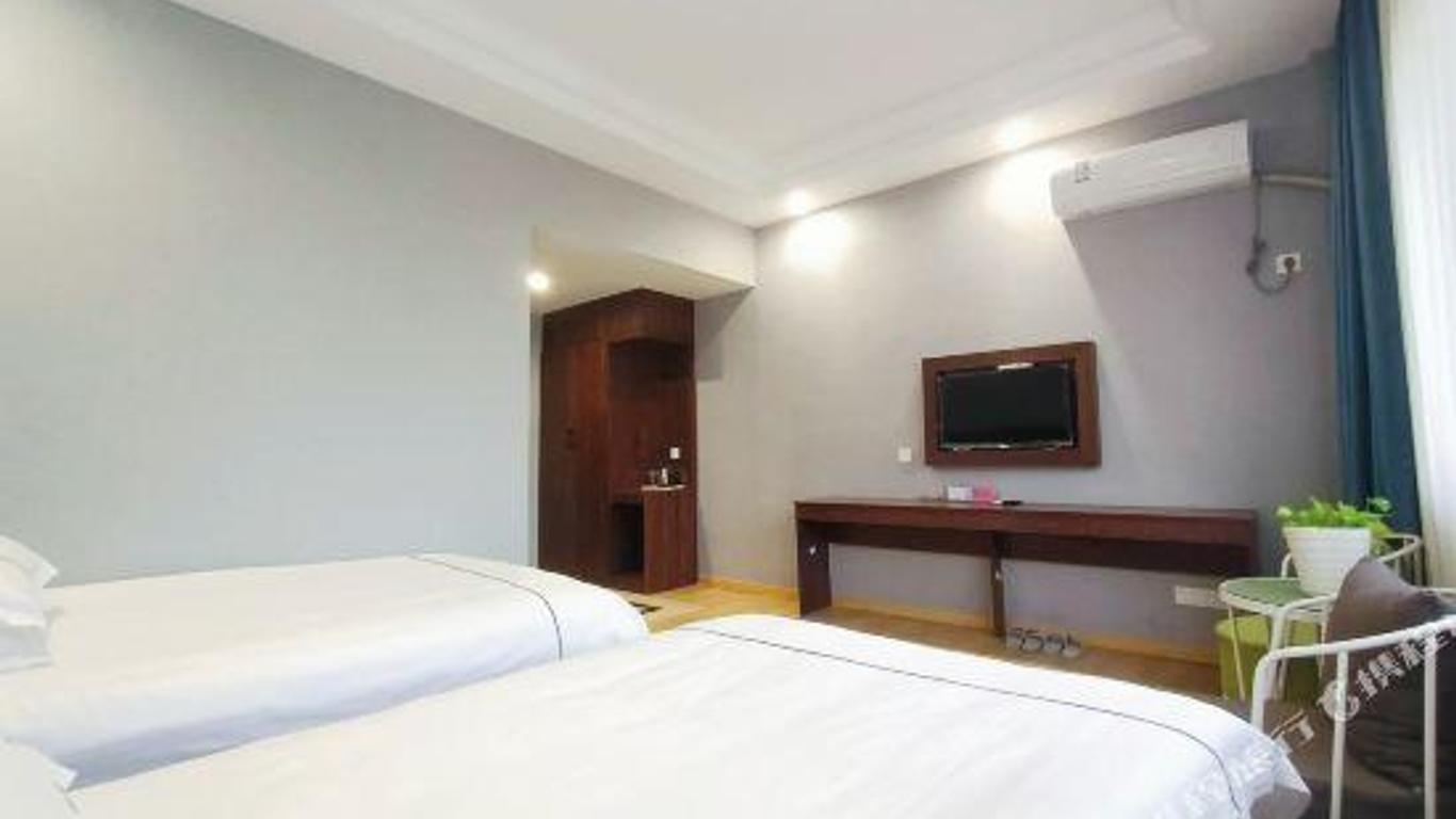 Yiwu junding business hotel