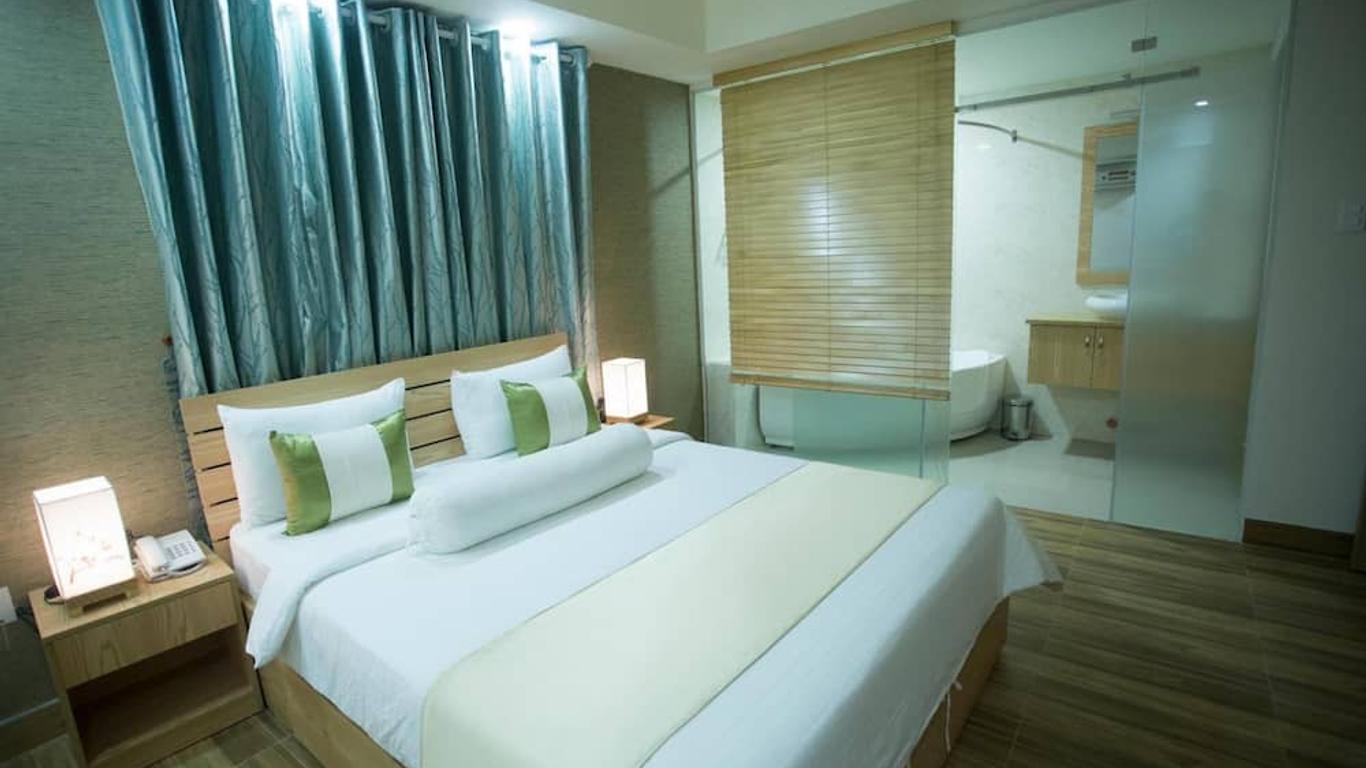 Thuy Sakura Hotel & Serviced Apartment