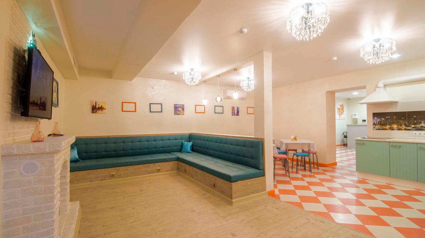 Hostel Red Cat