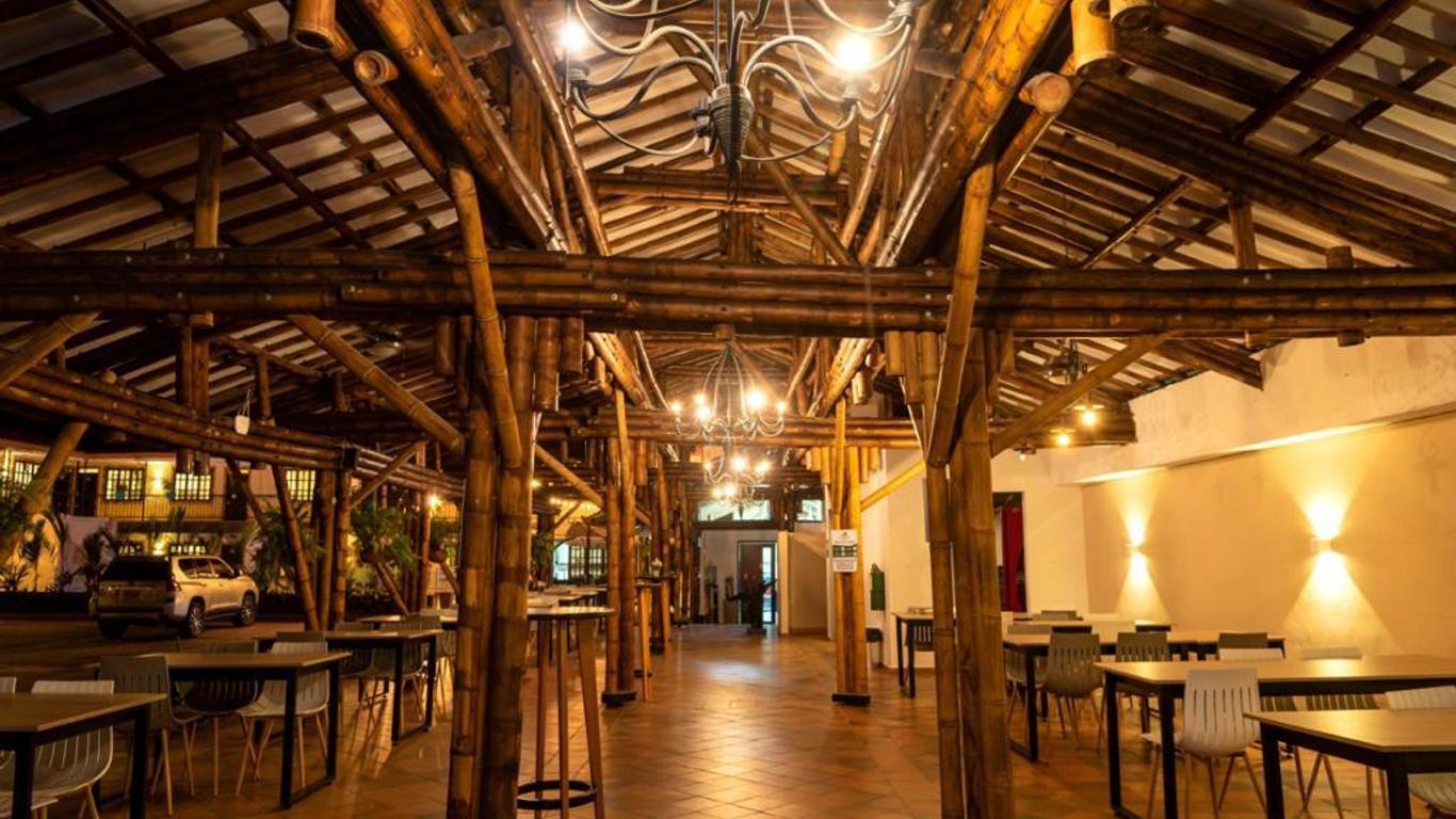 Hotel Vanguardia Natural