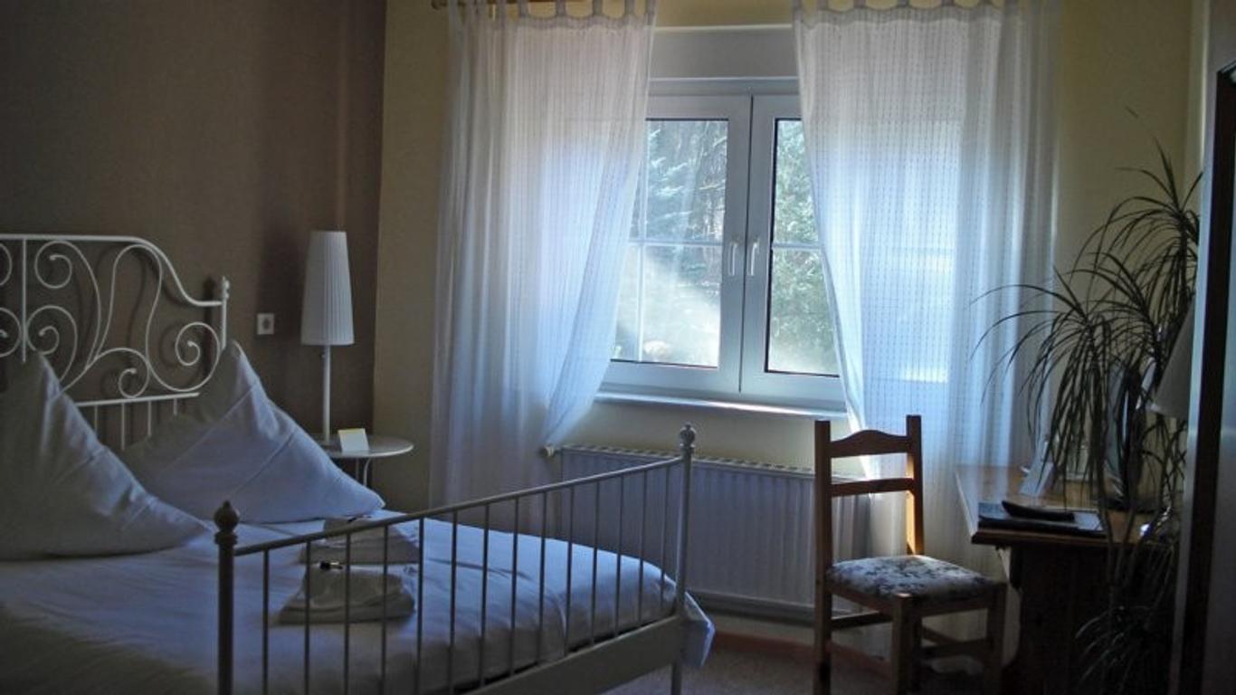 Hotel Am Wald B&B