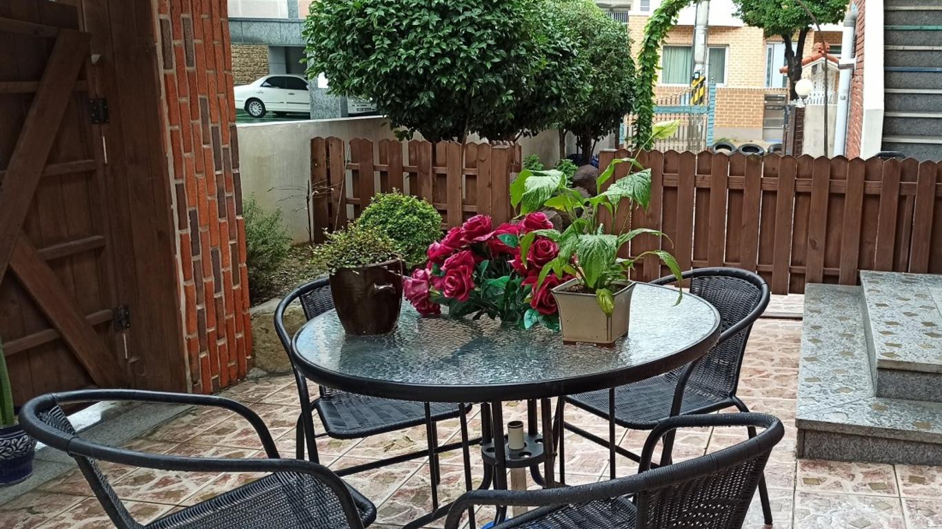 Tongyeong Home Guesthouse