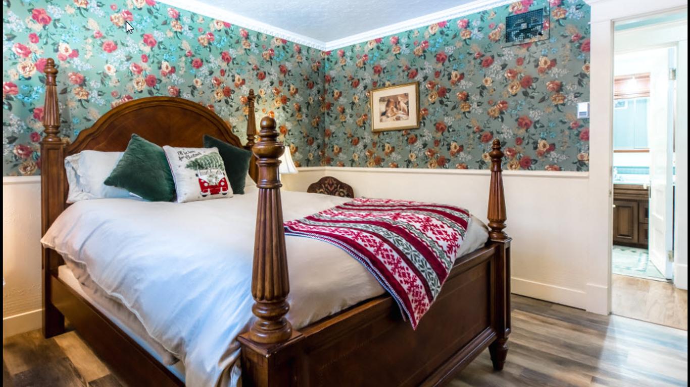 Secret Garden Bed & Breakfast