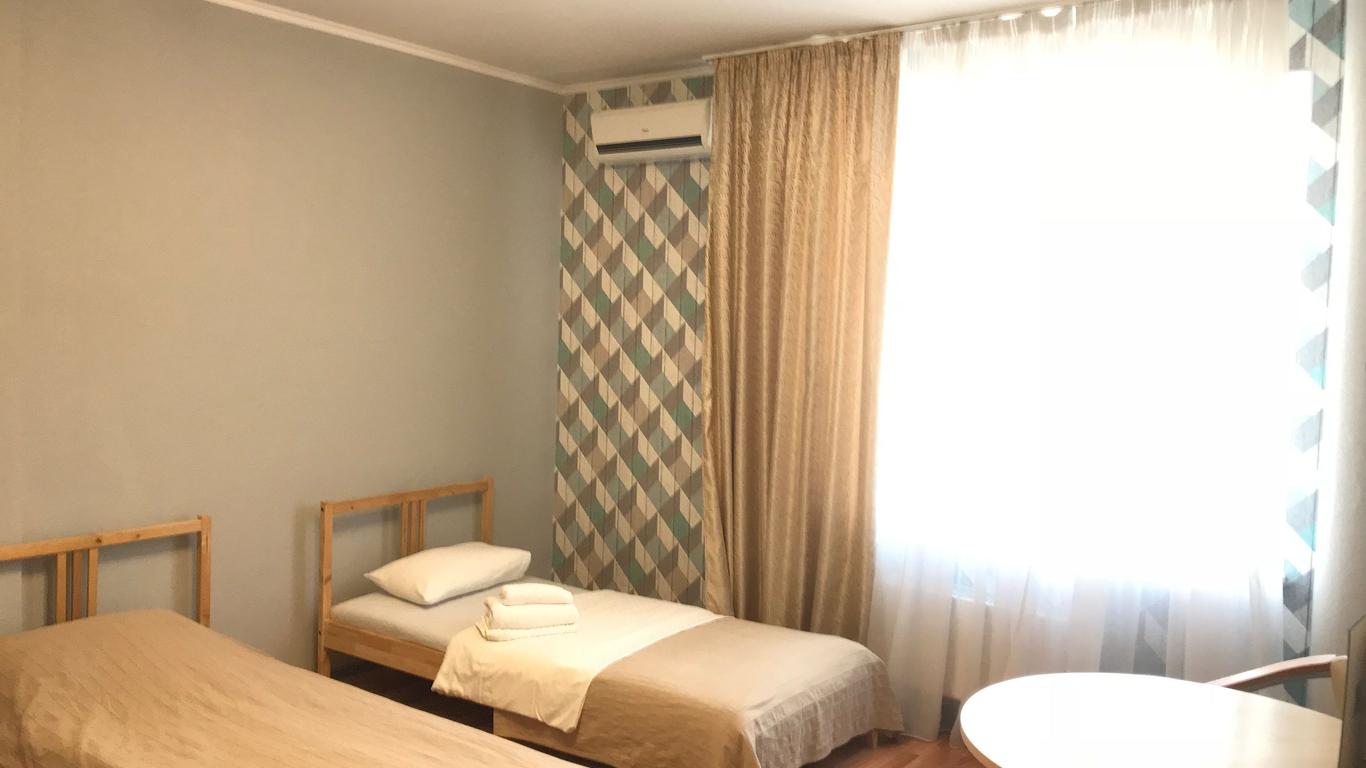 Red 13 Hostel