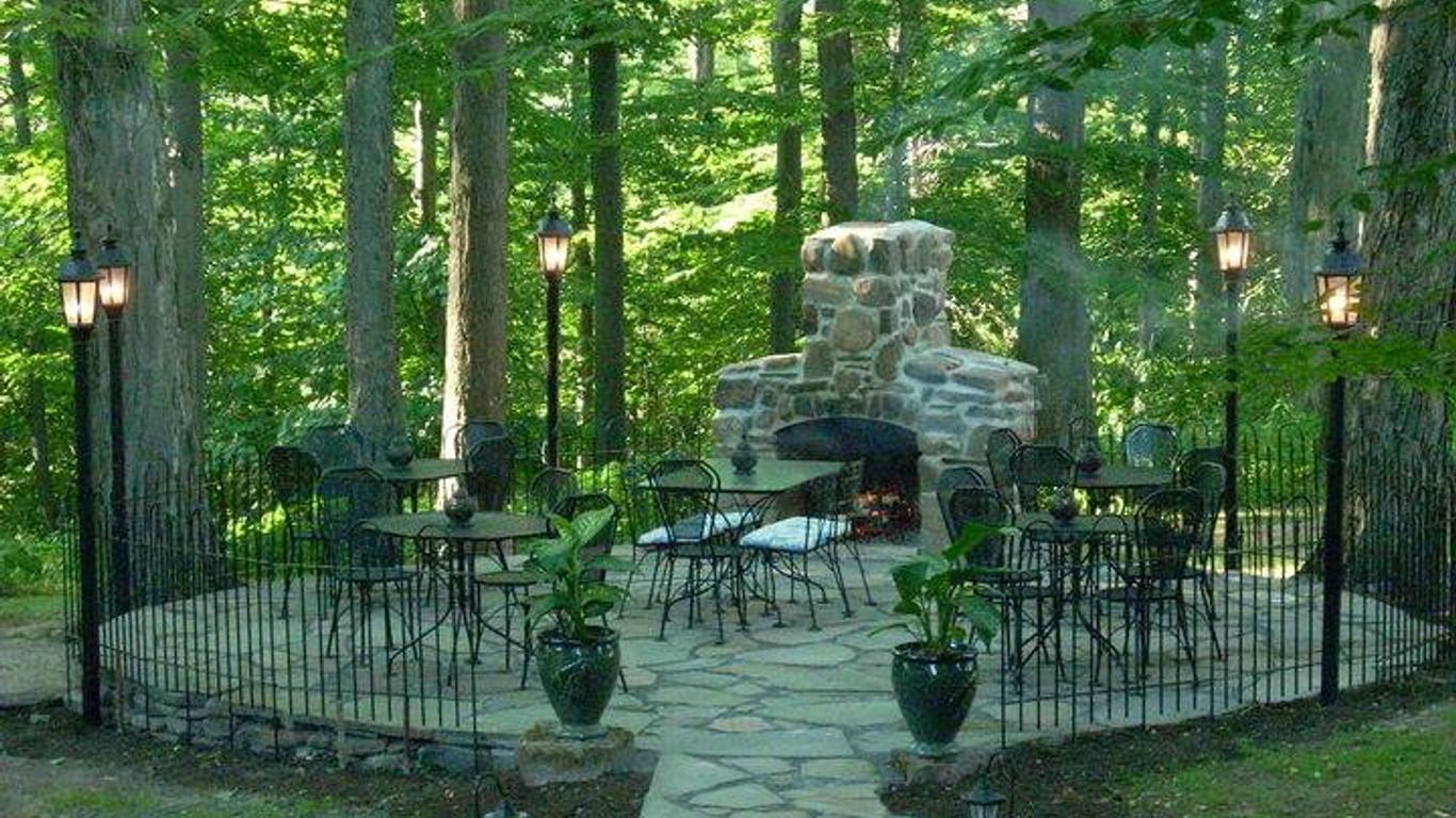 Crestmont Inn