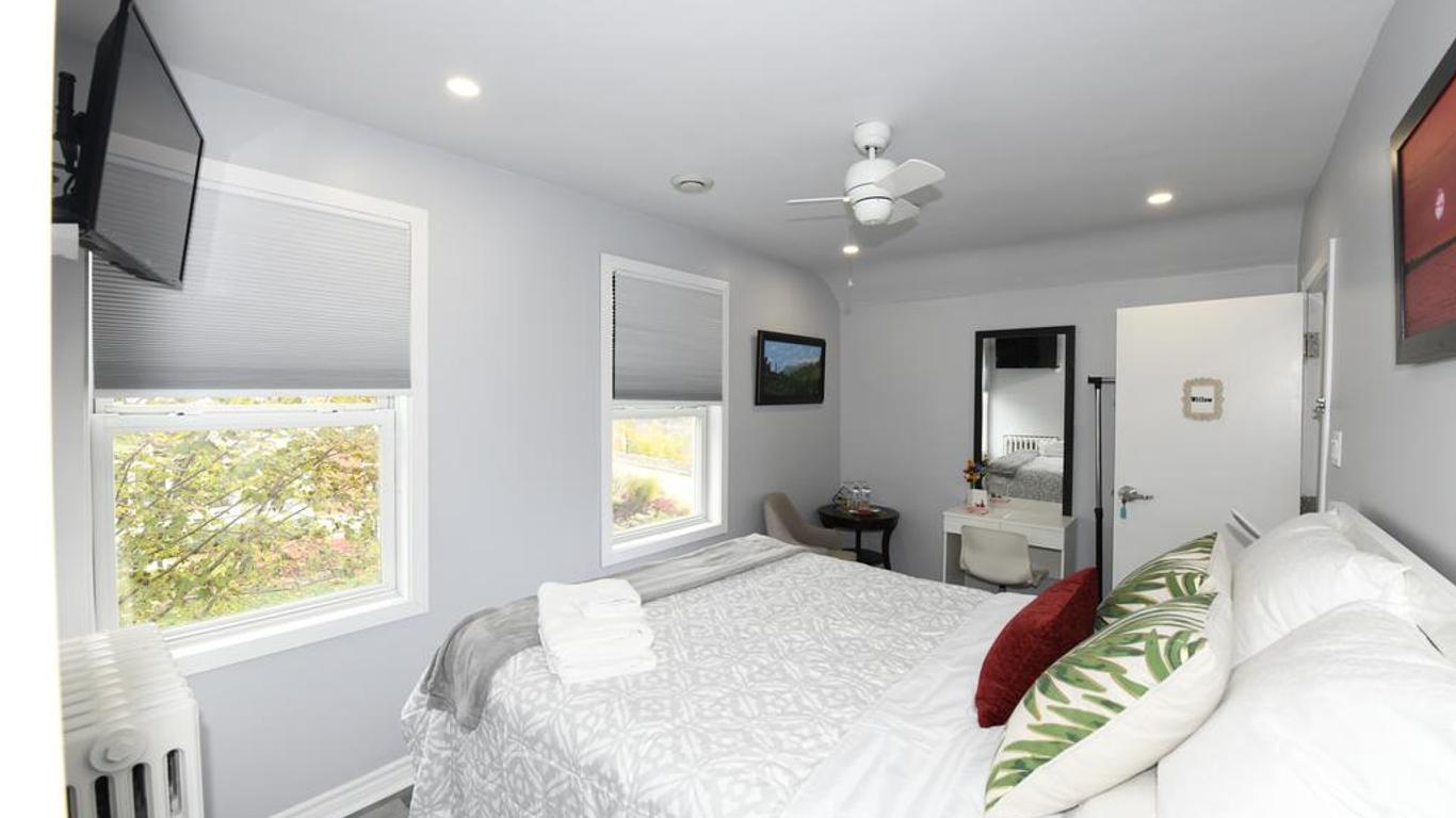 Serene Niagara Inn