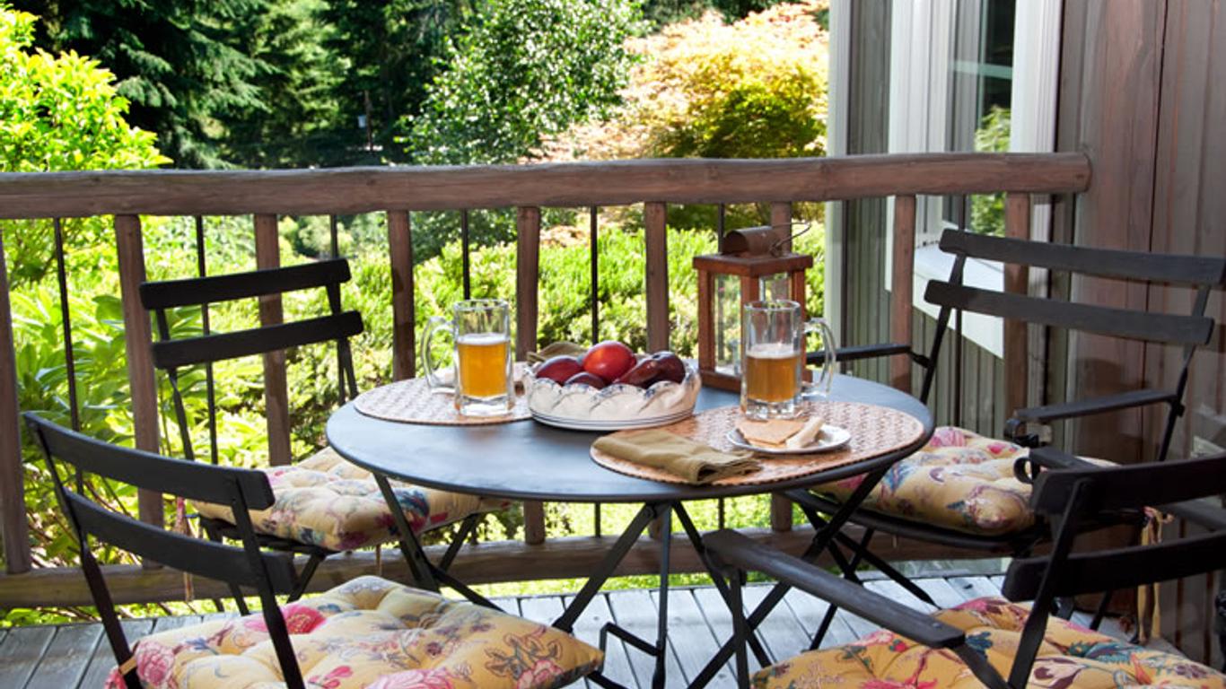 Hideaway Lodge Bed & Breakfast