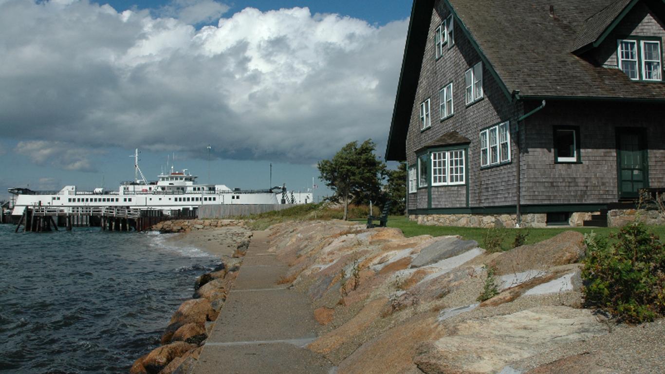 Woods Hole Inn