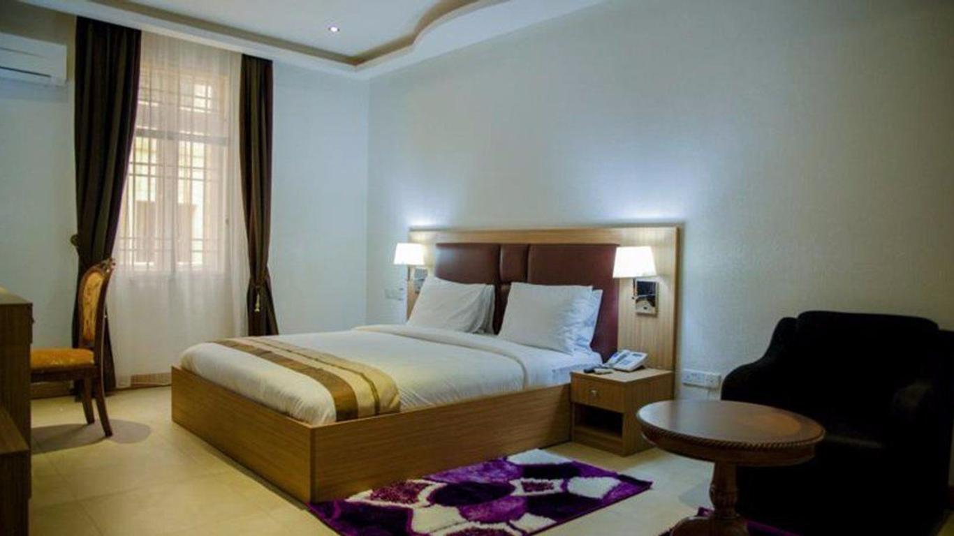 Cubana Suites