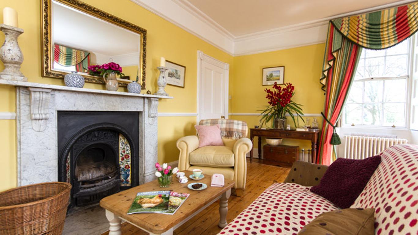 Huntingfield House