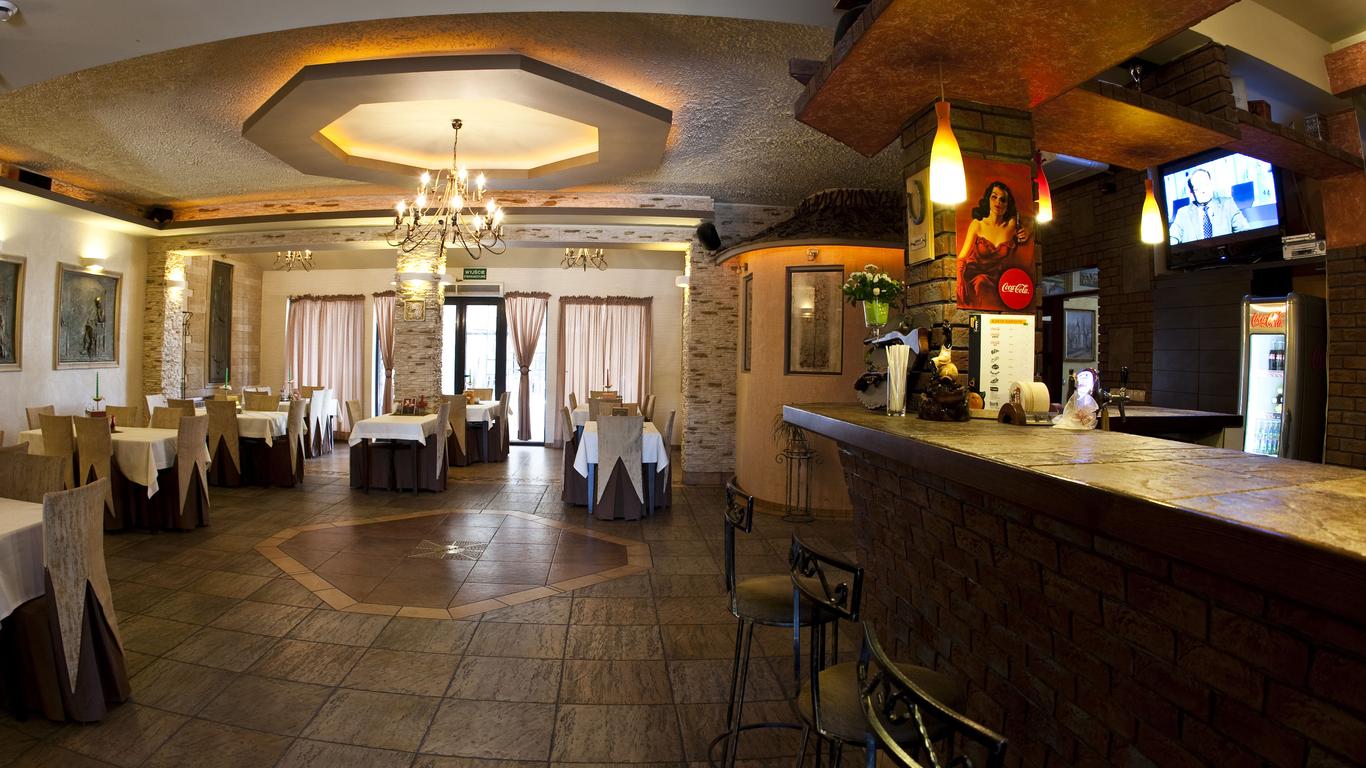 Hotel Everest