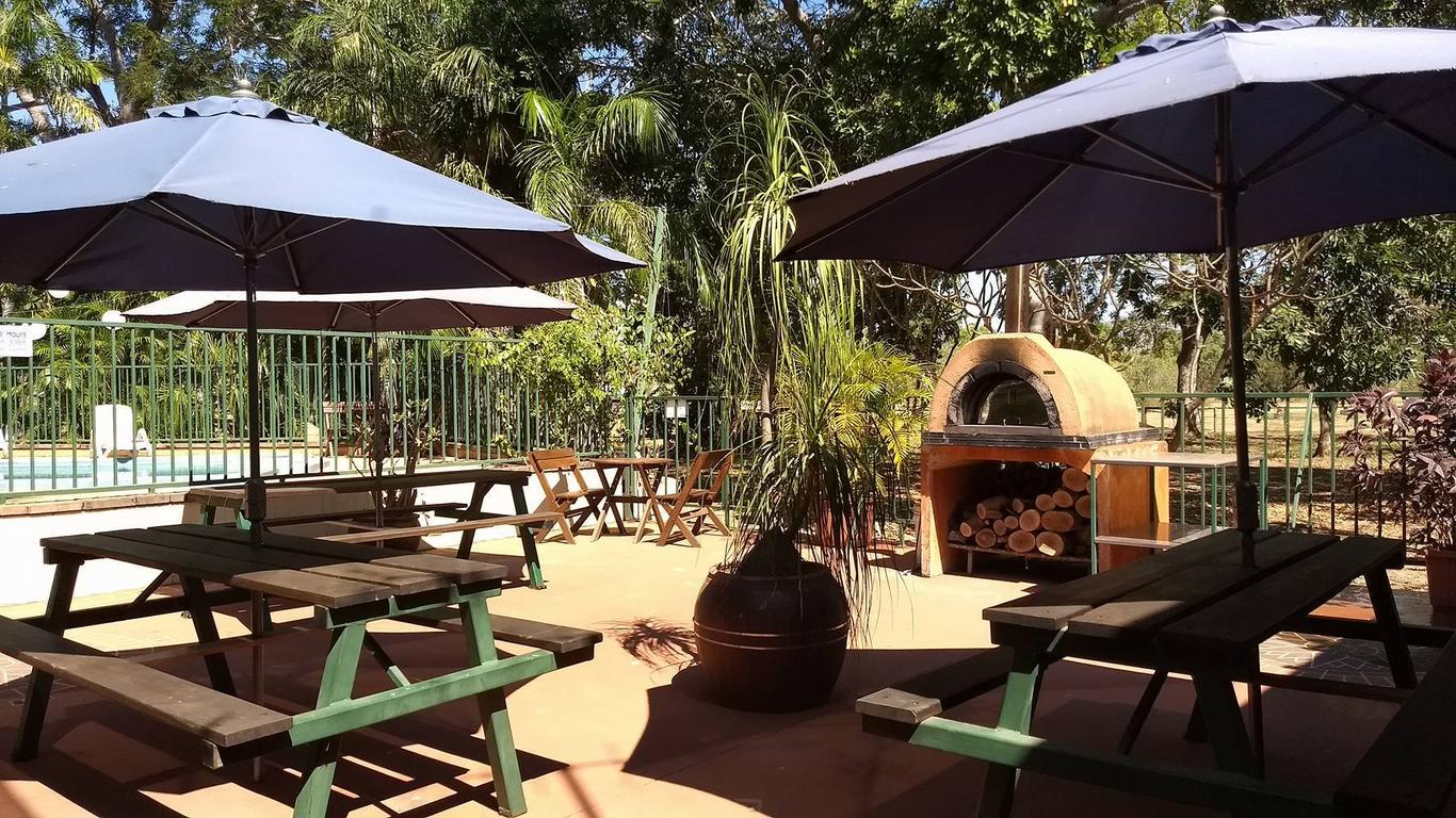 Parry Creek Farm Tourist Resort & Caravan Park
