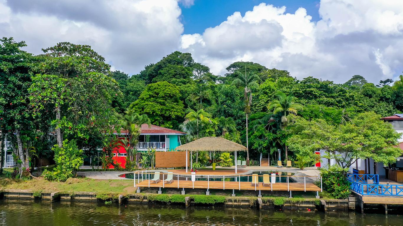 Tortuga Lodge