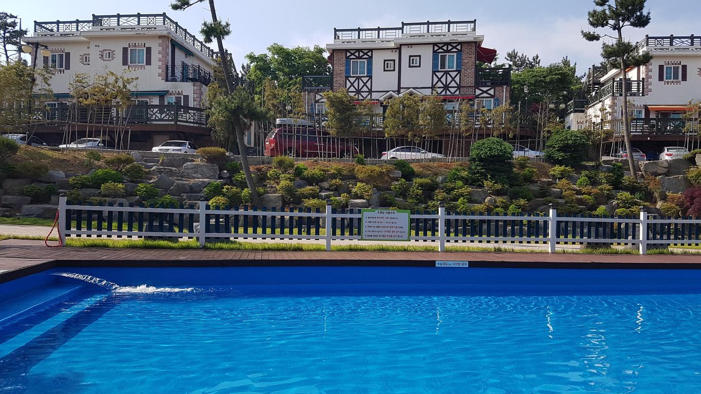 Cheongpodae Sunset Resort and Caravan