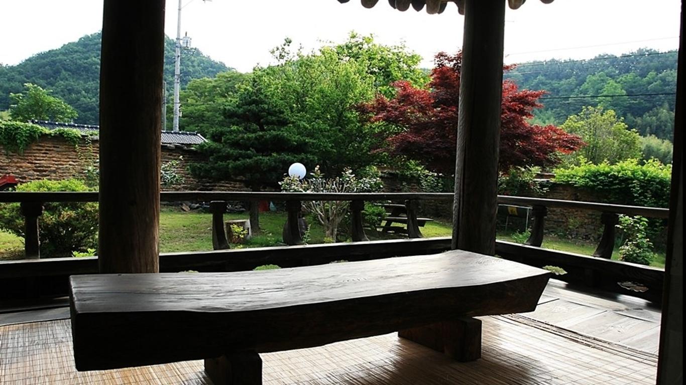 Goseong Choiphillgan Gotaek Hanok Pension