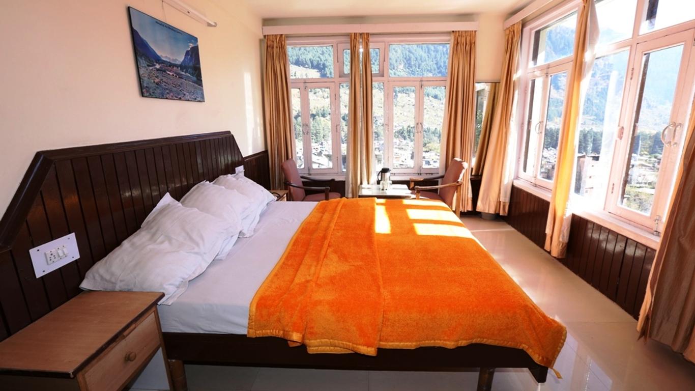 Hotel Meadows Manali