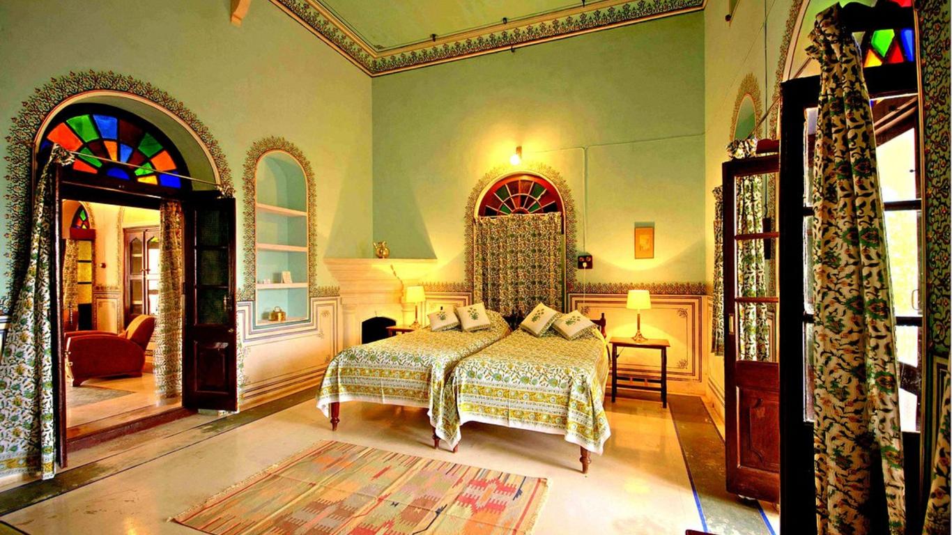 Hotel Bijay Niwas Palace